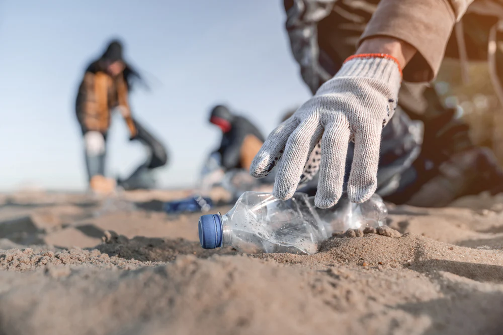 Braver Strides Custom CSR Beach Cleaning Team Building